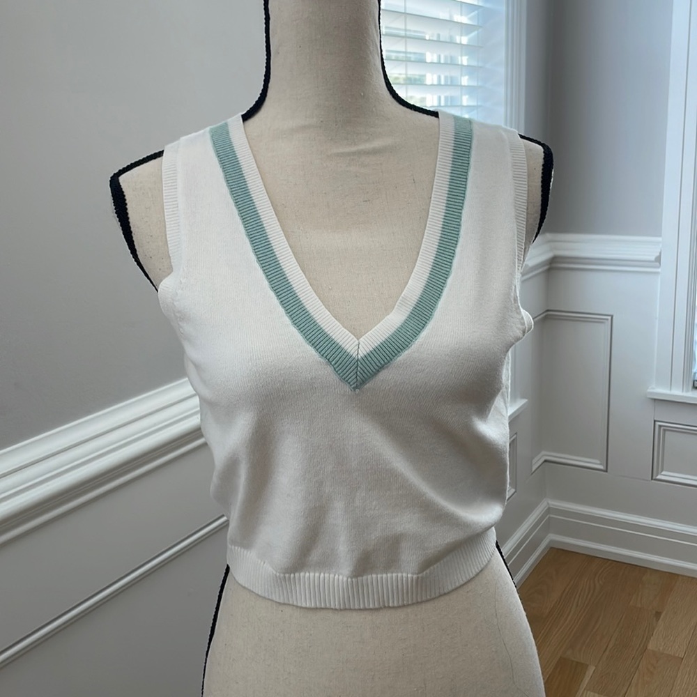 Blue Blush (from Tilly’s) White V-neck Cropped Sweater Vest
